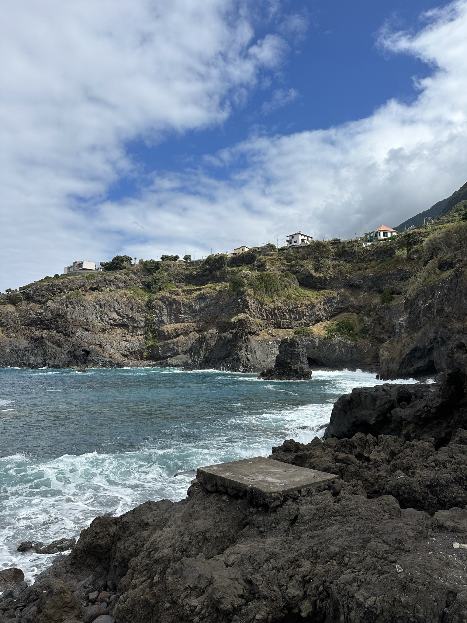 Praia da Laje in Seixal - Beach & Water showing the main attraction and surrounding landscape