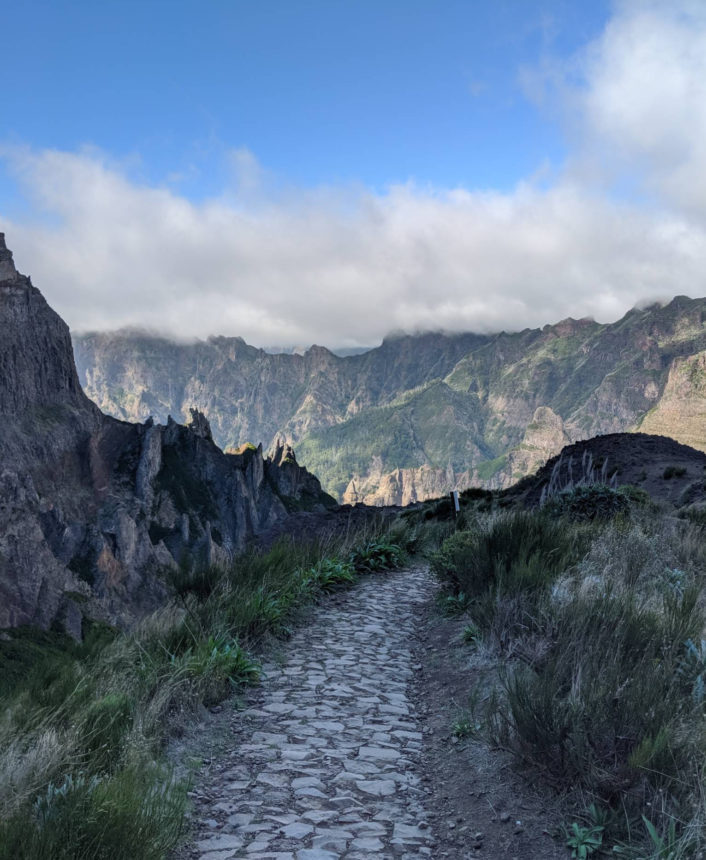 PR1 (Full) - Vereda do Areeiro to Pico Ruivo (One Way)